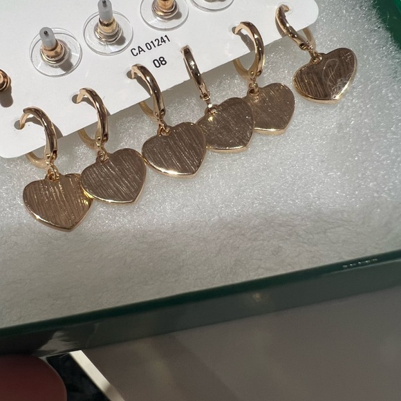 Brand new earrings - Picture 2 of 2